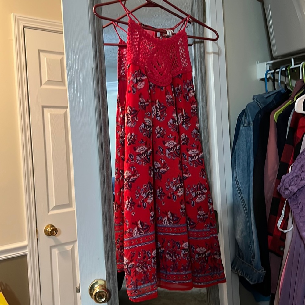 Red floral flowwy mini dress